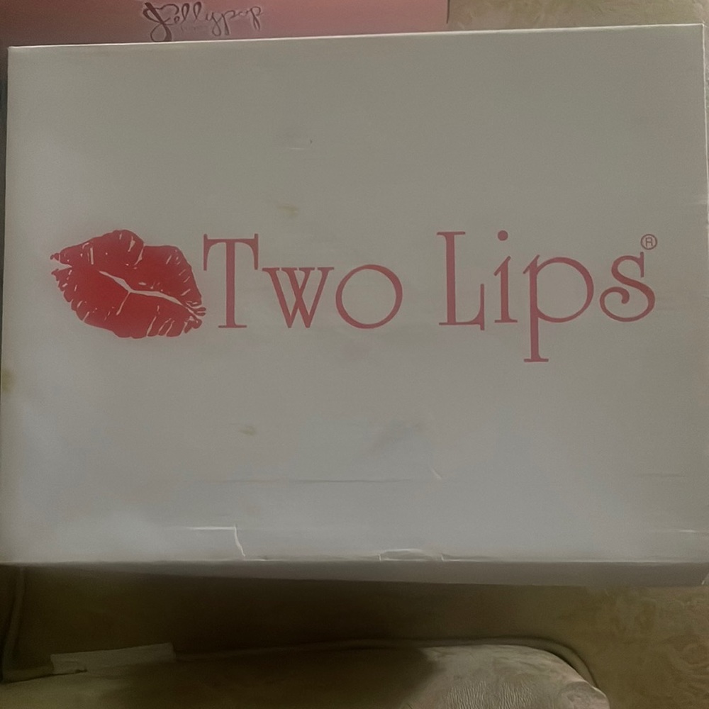 Two Lips heels